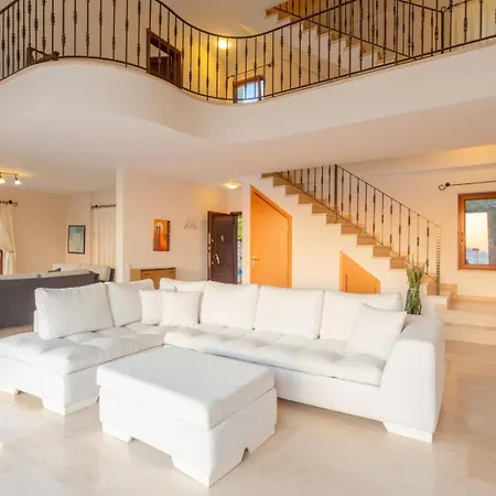 Villa Lara -